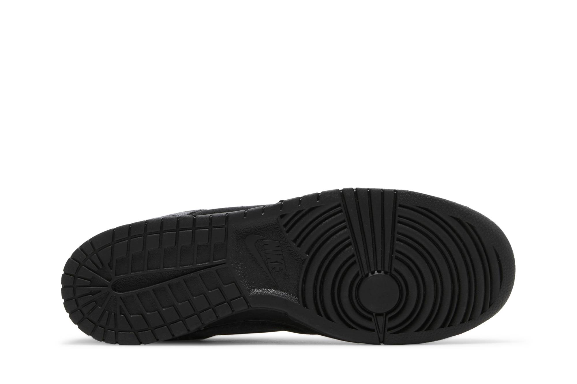 Dover Street Market x Nike Dunk Low ‘Triple Black’ DH2686-002